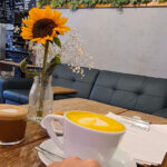 berlin-unsercafe-probesitzen-hero2