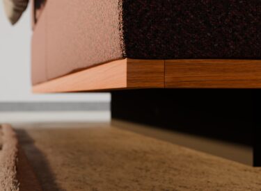 Boxspring-Modern rot freischwebend