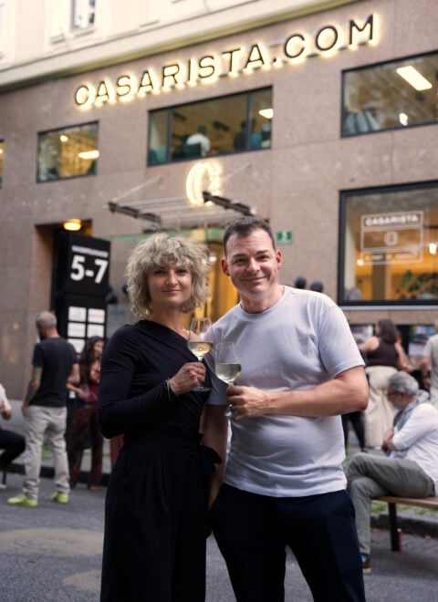 jobs_weiss_2880x1600