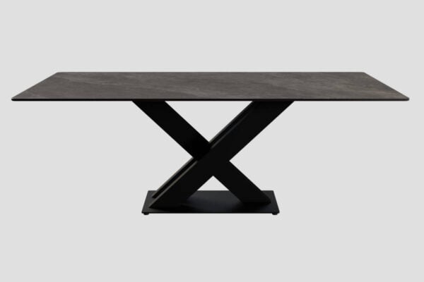 Tissch-nach_Mass-Feinstein_Keramik-Esstisch-Design